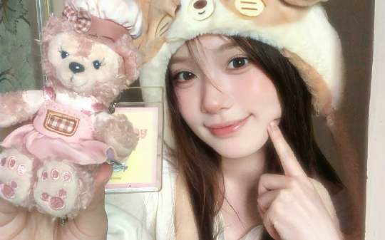 恩爱多年，因为老公的原因，我们没有孩子，哪知一朝穿越，我白得两个皮娃