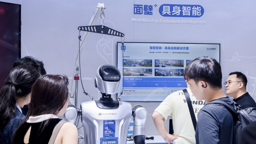 面壁智能将密度定律带入具身智能