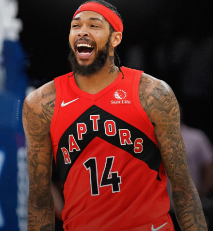 英格拉姆就不是个自私的人，你把球权给他支配他会调动队友，教练是真不明白。英格拉姆