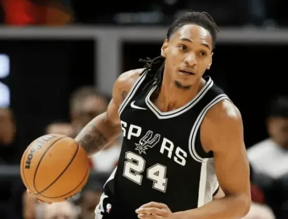 近日，马刺球员德文-瓦塞尔接受了媒体采访，谈到了与马刺杀入季后赛的感受。

瓦塞