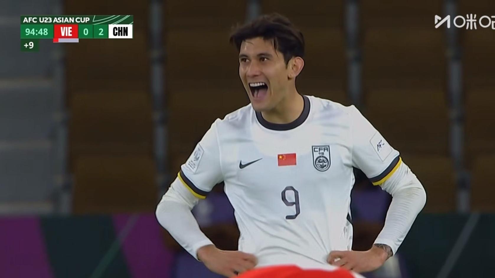 输不起！拳打拜合拉木越南球员向球迷道歉，却未向拜合拉木和国足致歉