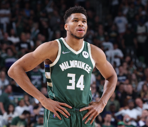 前NBA球员西奥-平森在播客节目中谈到了热火交易得到扬尼斯-阿德托昆博后的阵容配