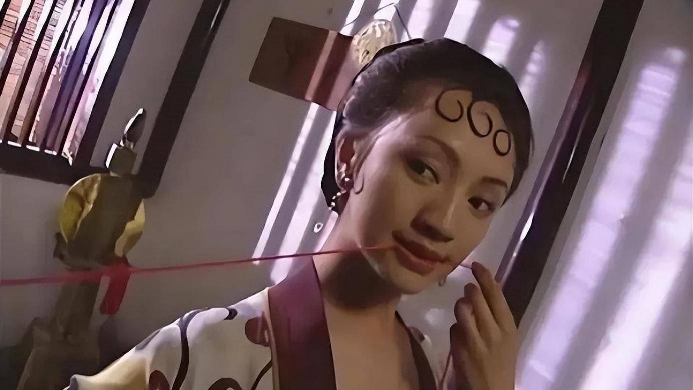 52岁罗海琼回应“最美苏妲己变大妈”，一句话通透到封神，女儿安慰太暖心