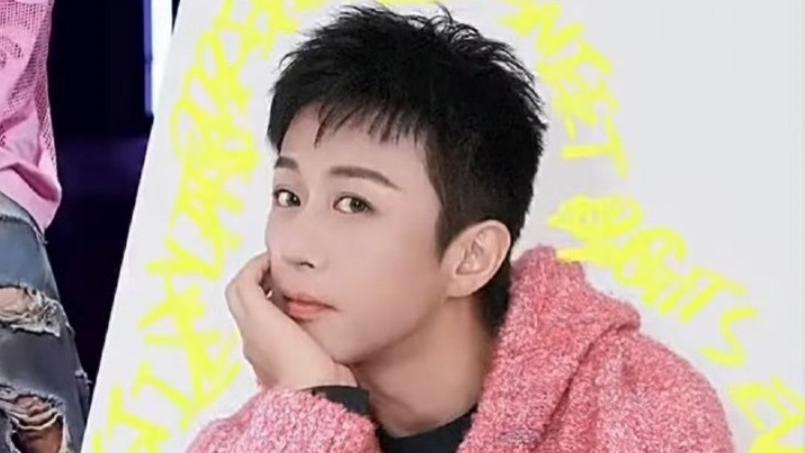 邓超“爱豆妆”模仿鹿晗，网友笑评：这下娘娘也认不出了！