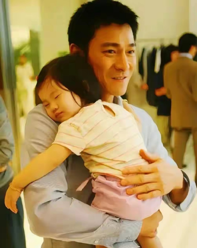 刘德华富养的女儿，现在长这样，比王诗龄还有气质！ ​​​