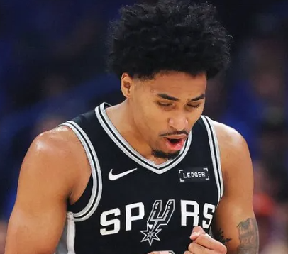 NBA西决大比分马刺1-0领先雷霆。赛后，哈珀接受采访表达了对马刺的感情：“圣安