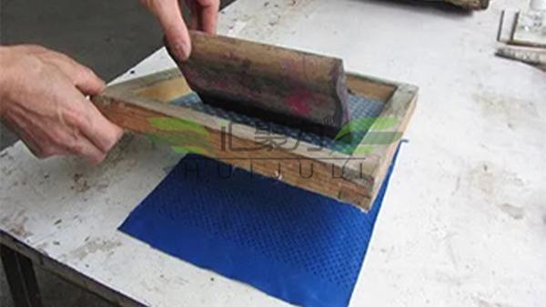 尼龙涂硅面料丝印图案边缘晕染处理剂能改善吗？