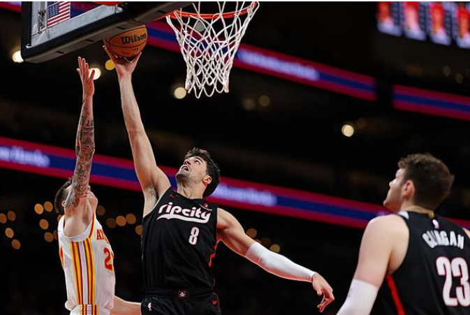 开拓者缺的就是建队核心

目前队里没有一个人适合做建队核心，除了小杨。而小杨的打