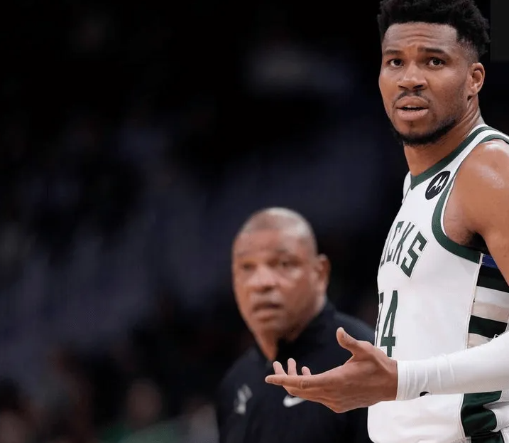 今日，据记者Shams Charania报道，NBA正在调查雄鹿在球员出场政策上