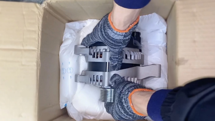 手拍按压发泡袋，即时发泡，异形件完美贴合，快递破损率直降90%！