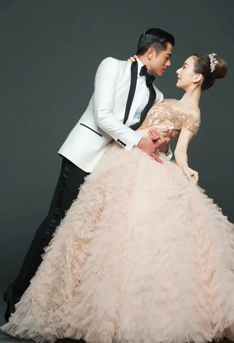 方媛庆祝与老公郭富城结婚九周年！