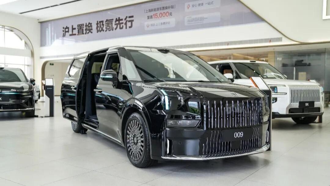 门头变更记：从4S店翻店，看中国车市豪华话语权的转移