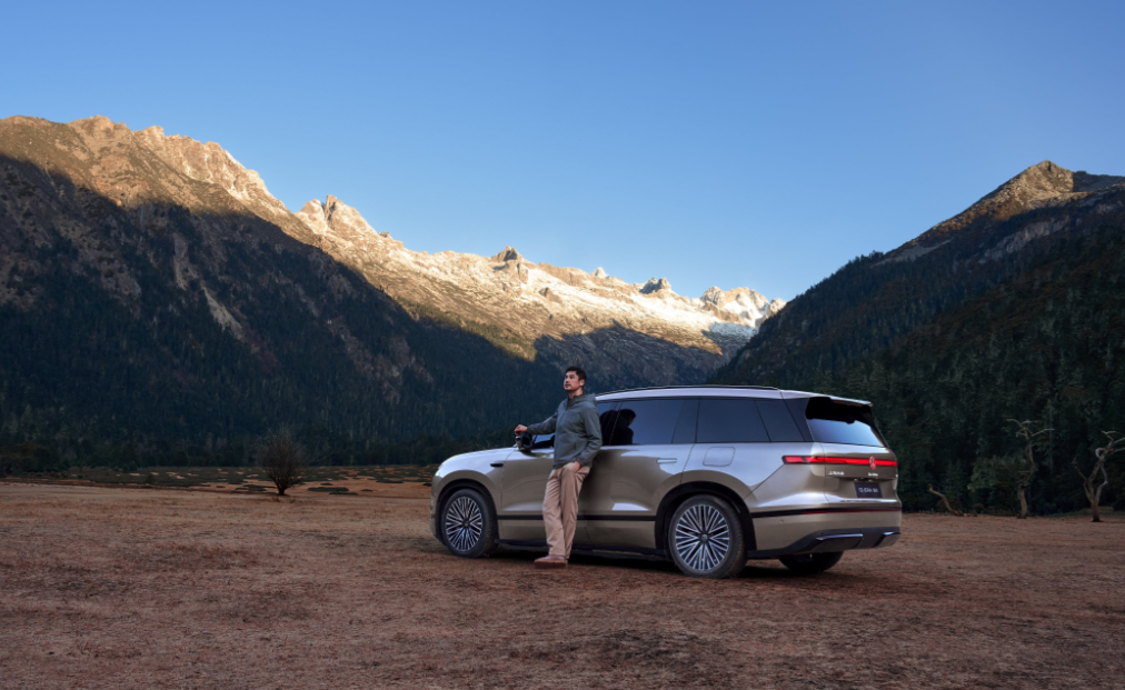 车圈炸了！大众头一款增程旗舰ID.ERA 9X正式预售，32.98万元起直接击穿