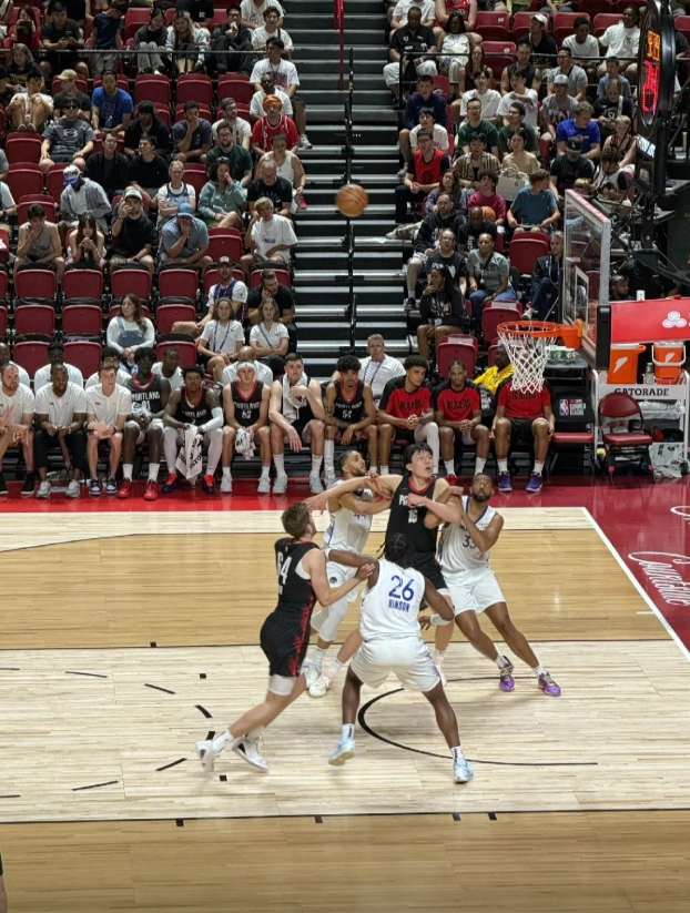 杨瀚森得到了太多机会
比起马努阿奇，杨瀚森的待遇太好了。我是教练，我已经不知道拿