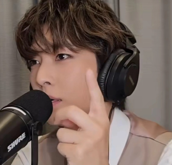 如果炎亚纶说的都是真的，那么飞轮海其他三人的确有些过分了