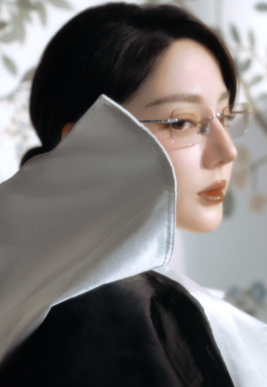 只暖一个女的才叫暖男，暖一群那叫微波炉