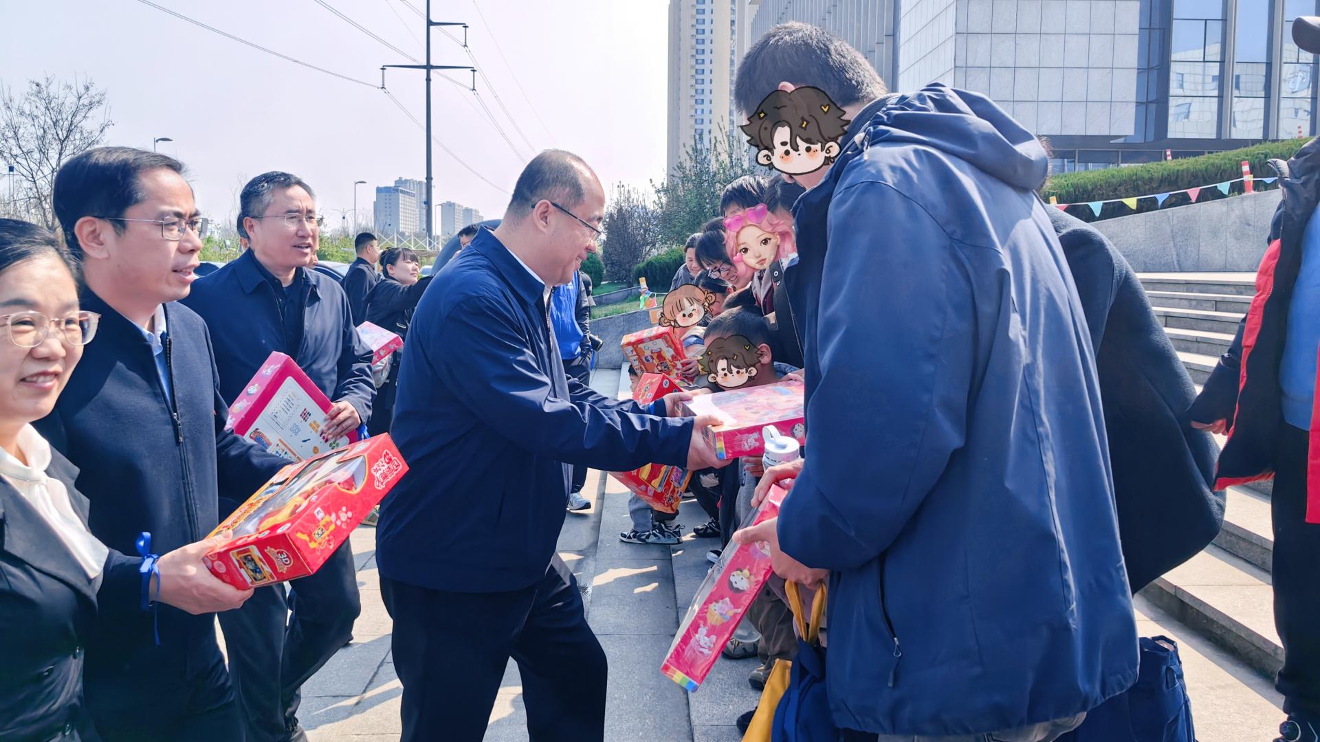 科技点亮星光 守护星童成长——滨州市举办世界孤独症日科技馆探秘公益活动