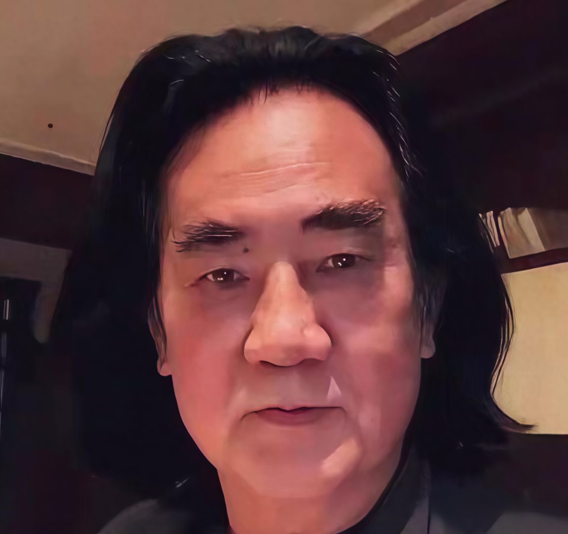 张纪中刮掉三十年白胡子，全家没人认出他