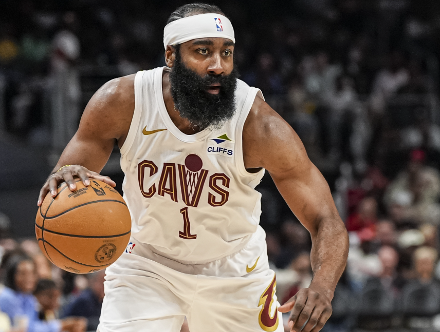 我看了下回放，骑士VS老鹰的比赛哈登今天还行啊，传了好多好球没进啊

我随便一看