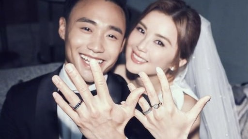 阿Sa蔡卓妍官宣再婚，嫁小10岁型男教练林俊贤