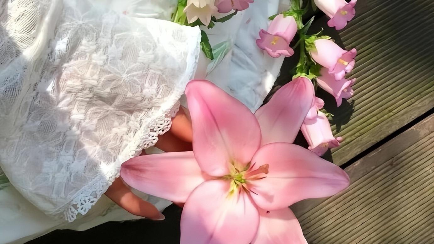 丈夫不育我却怀了孕，直到婆婆跳桥那晚，我才说出那个恶魔的名字