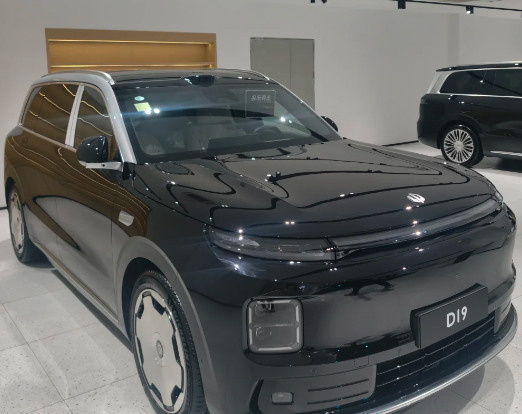 决定分期上了
21.98万起，全款一下子掏出来有点吃力。回家拿计算器按了按，首付