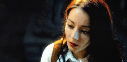 你向往远方与自由，世人的定义徒增枷锁