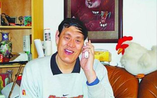 小伙只身来到非洲大地上，徒手创造出了属于自己的一片天地，甚至传奇一般地成为了当地的一位酋长