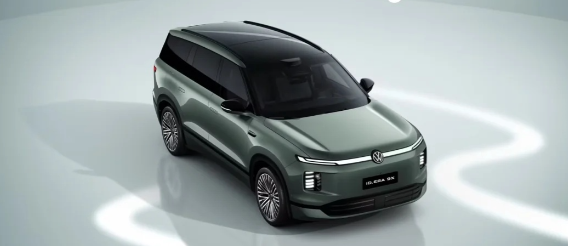 1.5T EVO II 专属增程版，搭配 65.2kWh 宁德时代电池，构成“黄