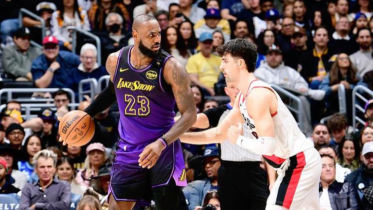 湖人VS开拓者前瞻：东契奇缺阵，老詹单核带队能止住颓势吗？