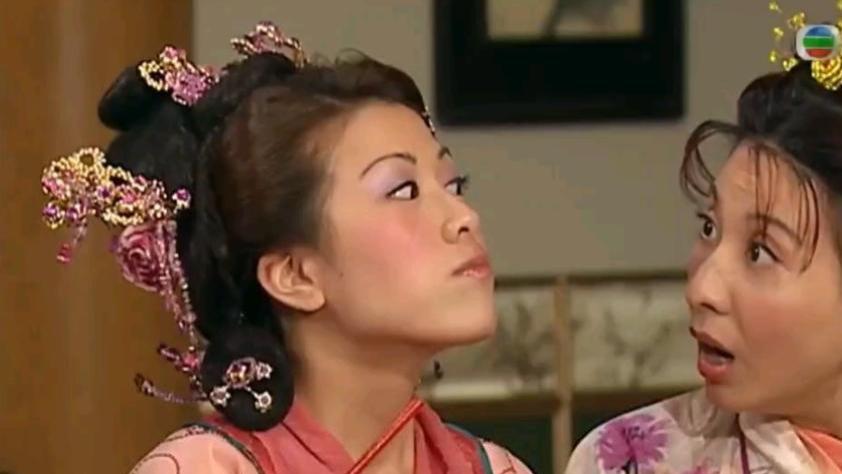 她家境不俗曾是“无线五美”，秘密生女遭曝光，今有女万事足