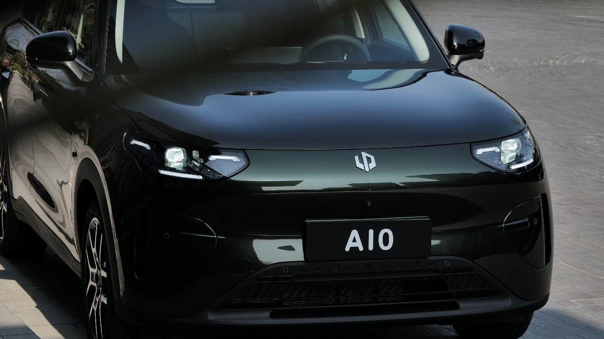 陈都灵与零跑A10双向奔赴，以高智感解锁“精智”出行新体验