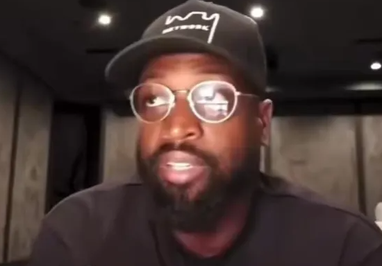 威斯布鲁克在社媒上宣布自己将退役。韦德在节目中称拉塞尔-威斯布鲁克为俄克拉荷马城