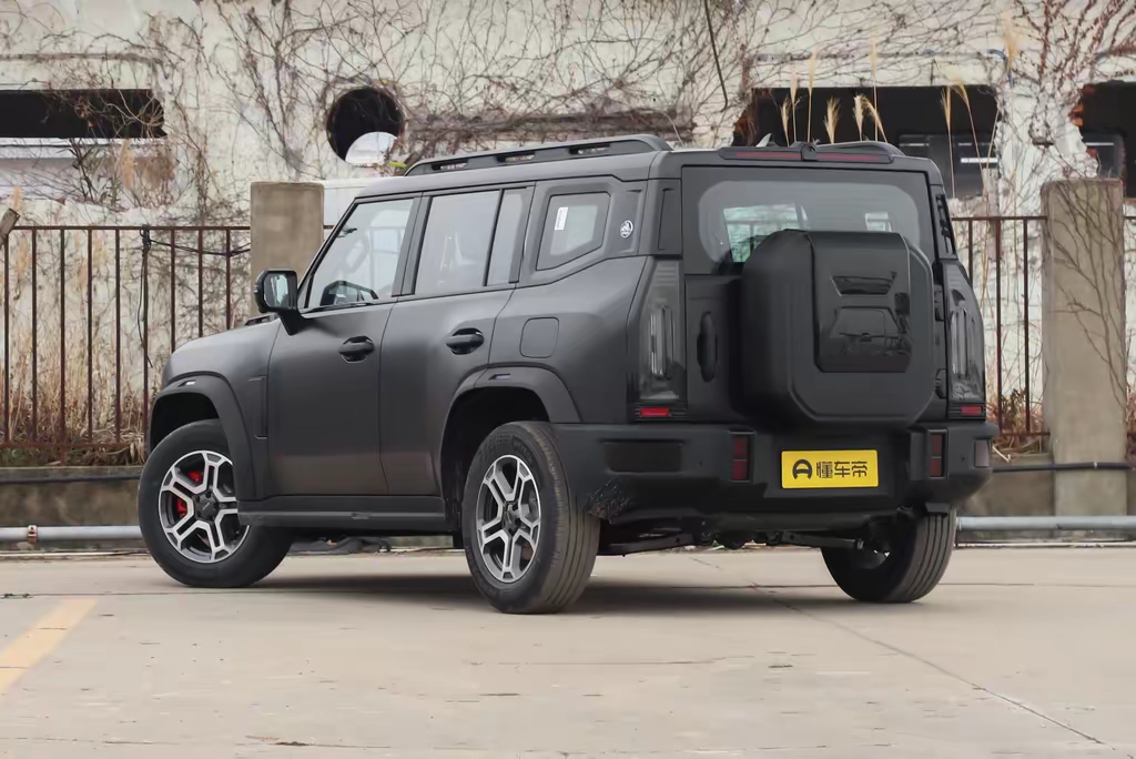 车友们好，捷途旅行者到底选普通版还是骏马版，很多人都以为只是换了个名字和颜色，其