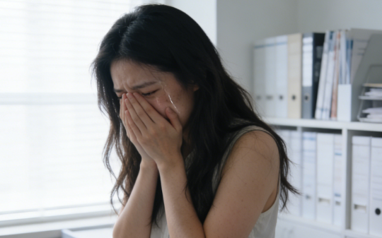 我被同事诬陷打饭插队，赌气吃了5天外卖，第6天老板跪求我来：缺了你，全公司68人都要饿肚子…