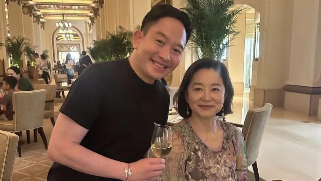 向华强侄子晒18万爱马仕限量球鞋，高调炫富被网友吐槽：一身铜臭