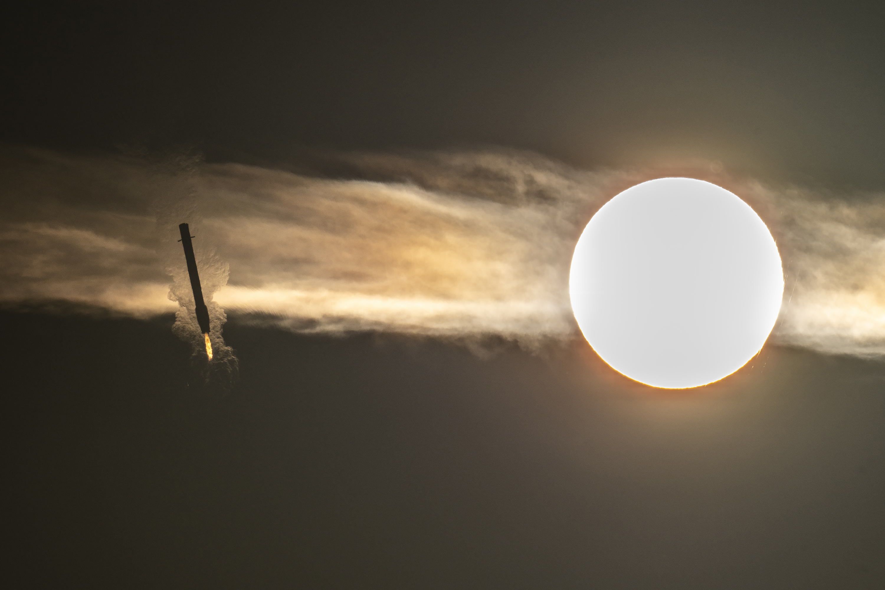 SpaceX猎鹰9号今日帅照