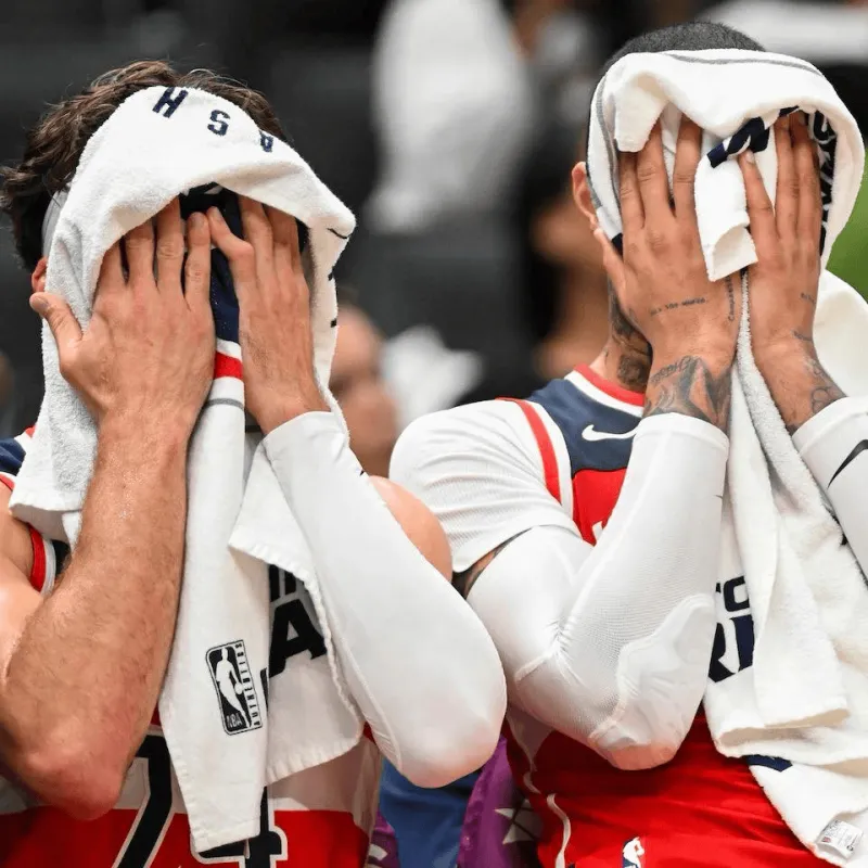 美媒NBA Crazy Stats今日更新动态，晒出了奇才的一项尴尬数据。

奇