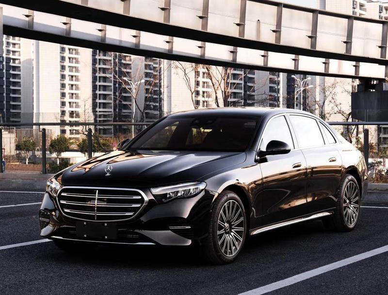 奔驰E300安全带“穿越”生产，车主将起诉4S店