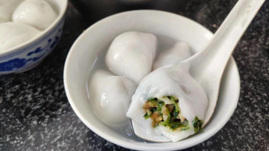 元宵到吃圆子，软糯香甜，团团黏黏，属于中国人的团圆味道