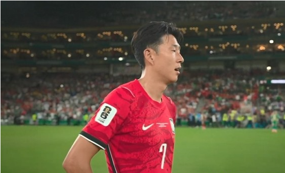 南非1:0韩国，我想说的是:
1、南非领先后的防守强度才叫“打平即可出线”，韩国
