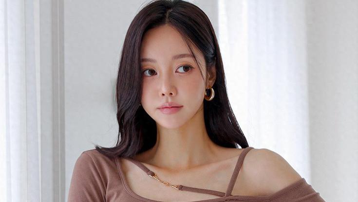 绮罗香绕梦魂间，贵妇风华映玉颜，步履轻盈如柳舞，眉宇含情似花妍