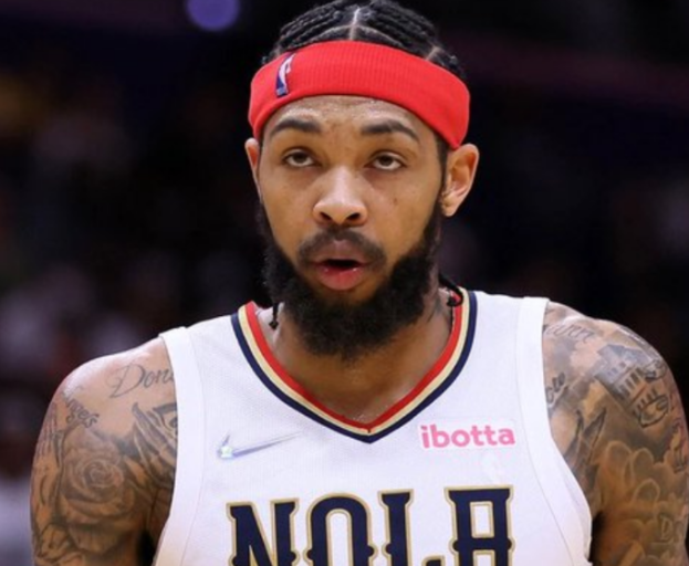 骑士点名莺歌的原因，目前对方一直点名莺歌，相当于防守端莺歌会多次对位对方箭头，防