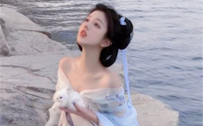 穿越成大乾皇朝六皇子，做的第一件事就是在文武百官面前，求父皇赐死