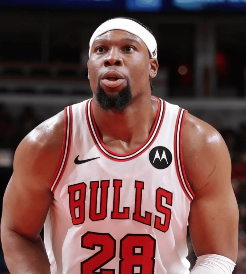 近日，公牛球员盖尔雄-亚布塞莱接受了记者采访，谈到了自己在公牛队的未来。

亚布