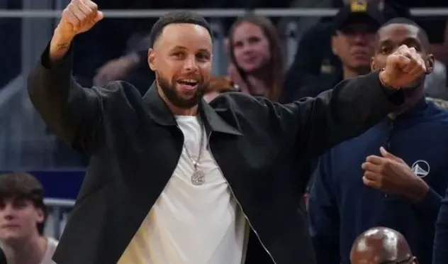 近日，前NBA球员钱德勒-帕森斯在一档播客节目中谈到了斯蒂芬-库里在勇士的未来。