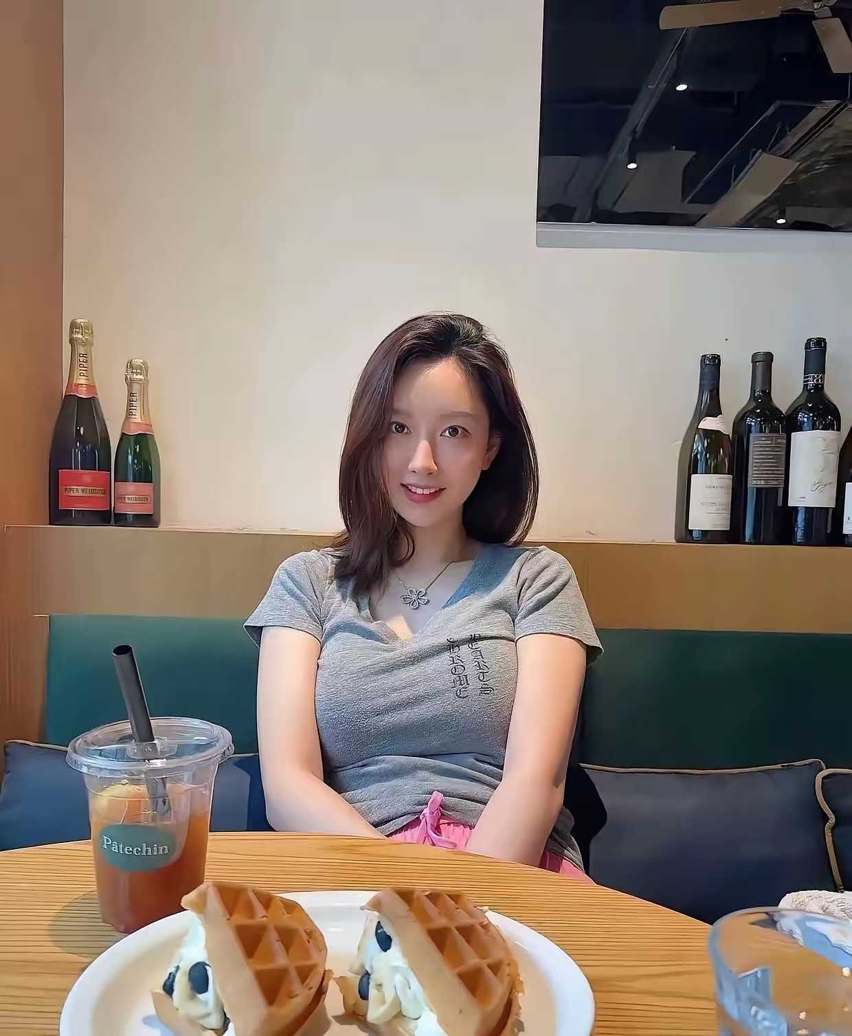 网恋对象见面，大家觉得翻车了吗？
