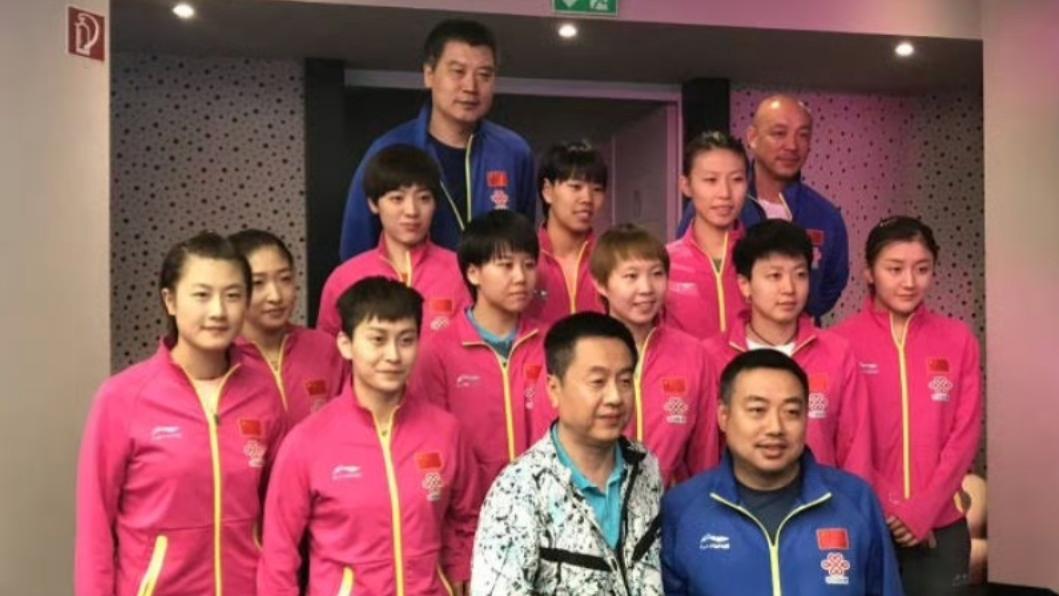 珍贵的中国乒乓球队的一张大合影：除了陈梦，其余13人能认出12个