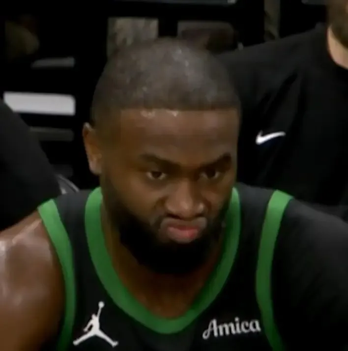 假设布朗真没拿到一阵

那有可能激发他的斗志，今年季后赛拿出不一样的表现，再冲进