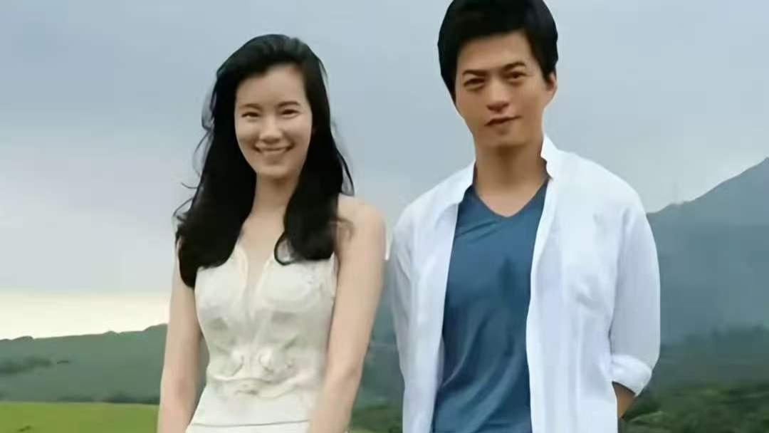 岁月从不败美人：李健妻子孟小蓓罕见露面，气质优雅引热议